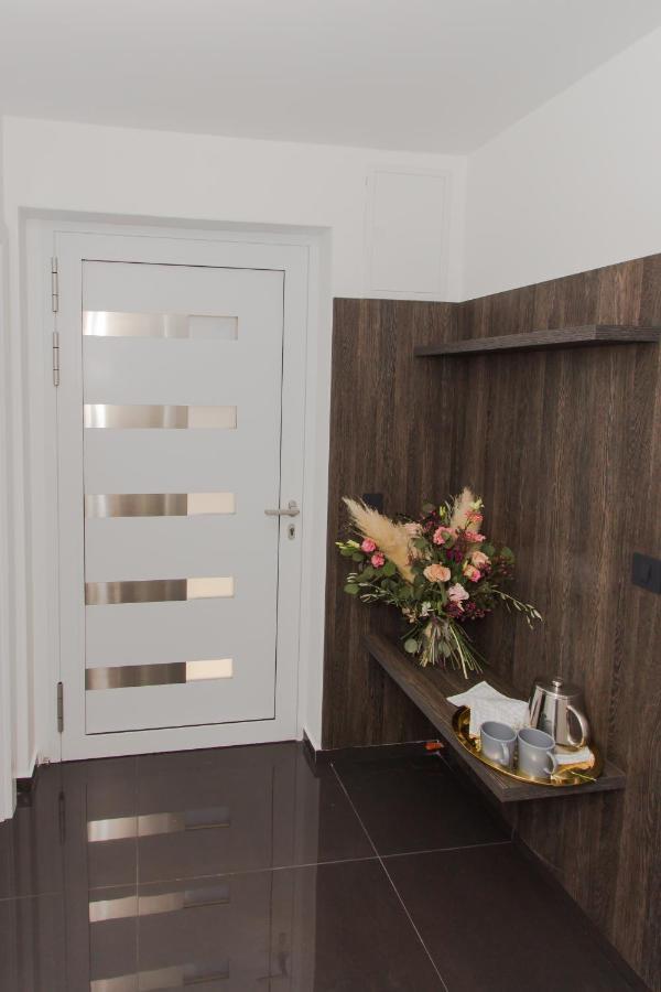 Alexandra Apartments Tribalj المظهر الخارجي الصورة